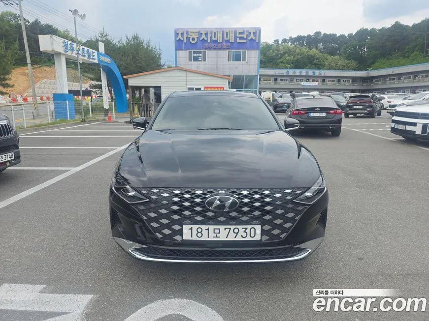 Hyundai Grandeur Le Blanc 1