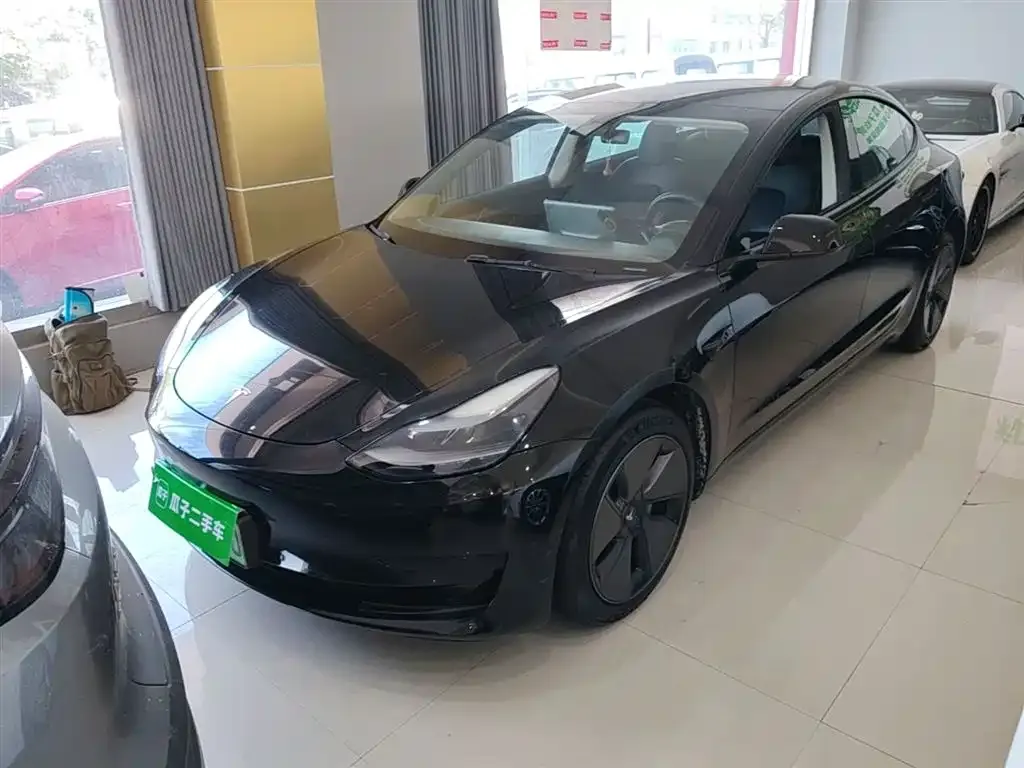 Tesla Model 3 — фото 3