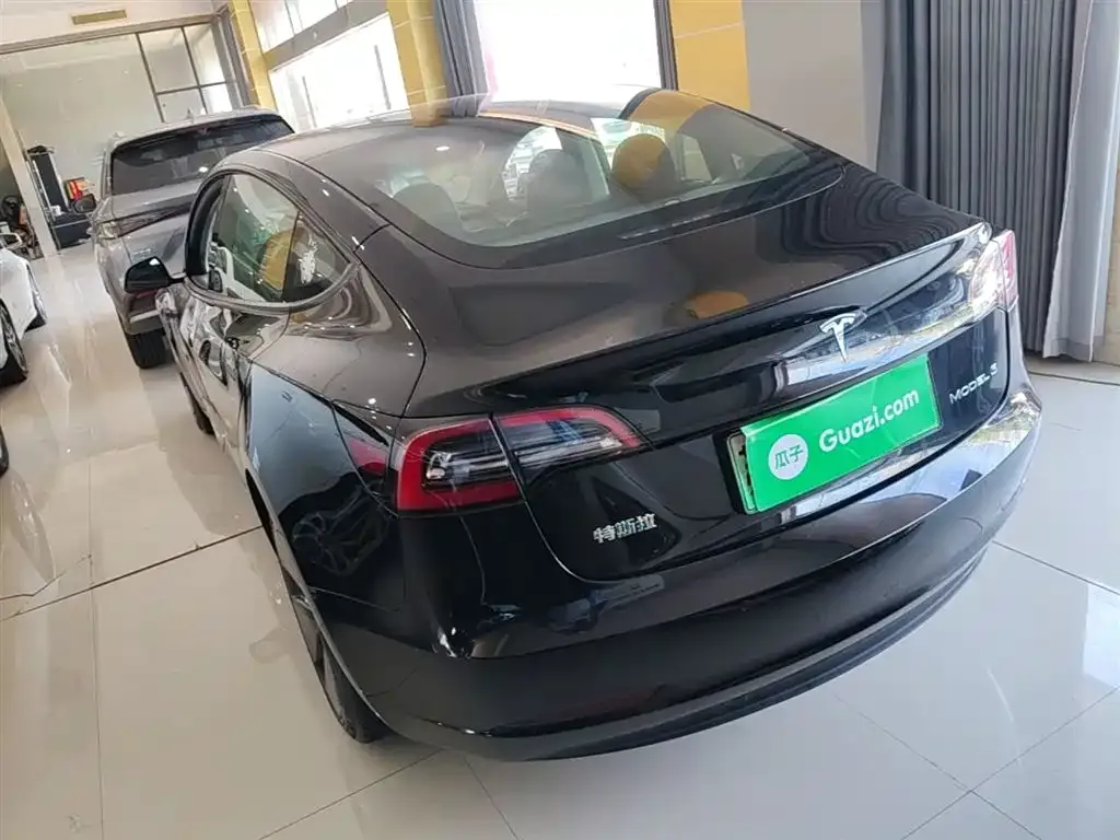 Tesla Model 3 — фото 6