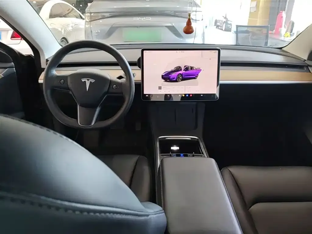 Tesla Model 3 — фото 5
