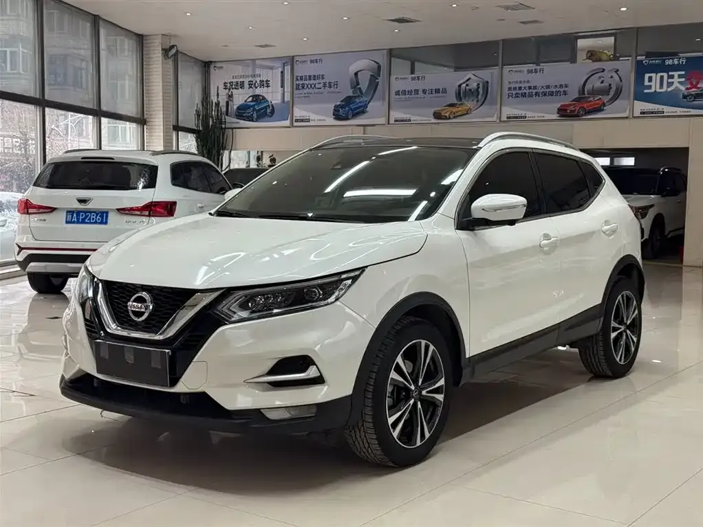 Nissan Qashqai — фото 1