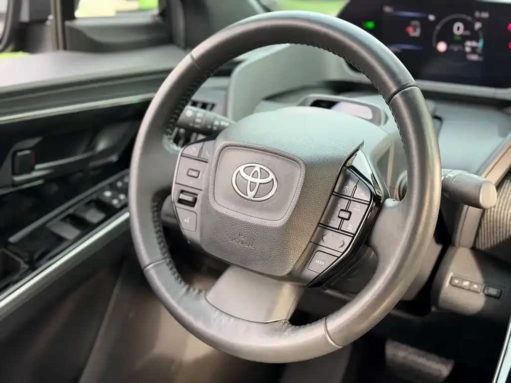 Toyota bZ4X 2023 из CN, фото 4