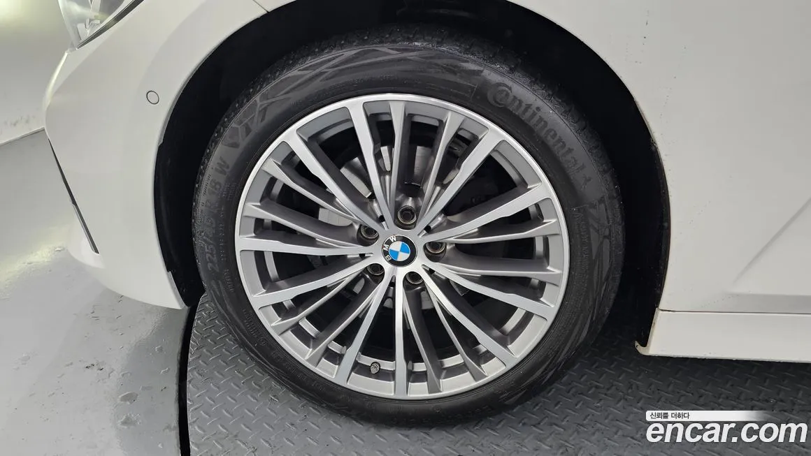 BMW 3-Series 2022 из KR, фото 10