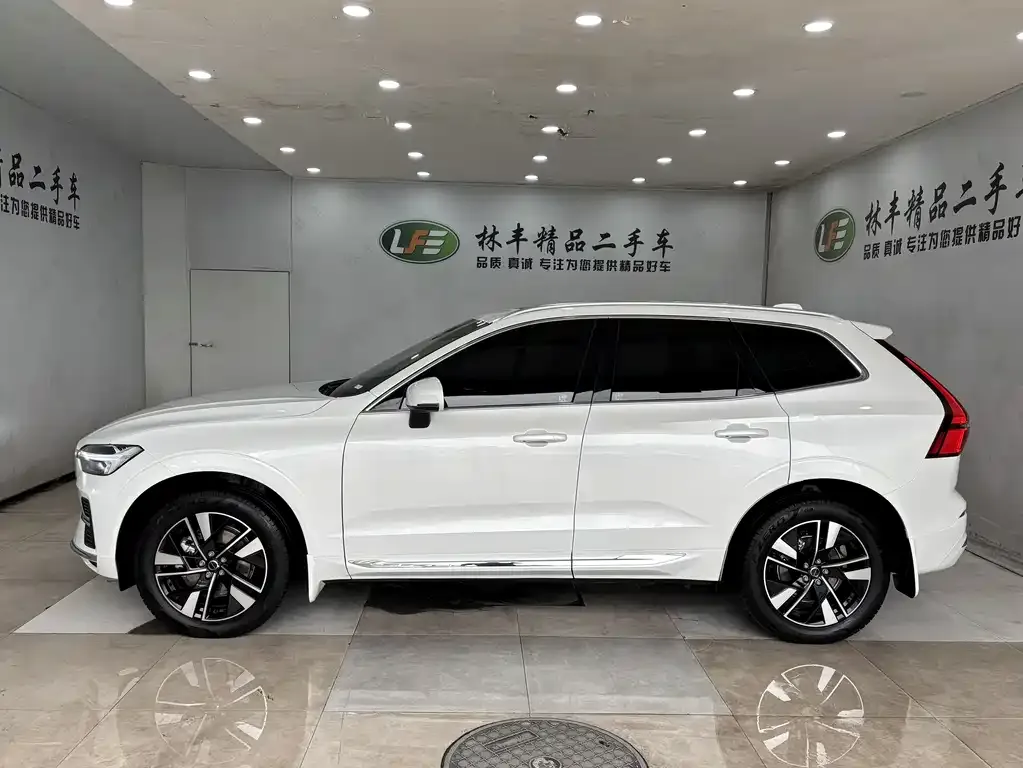 Volvo XC60 — фото 4
