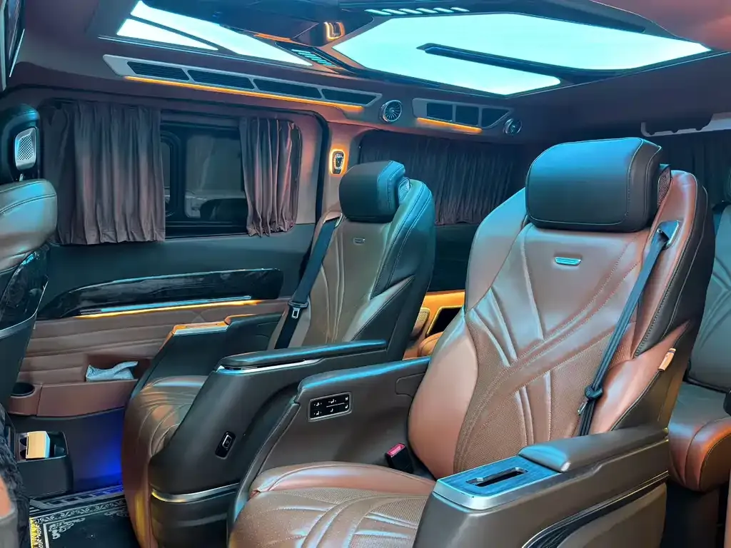 Ford Tourneo 2023 из CN, фото 3