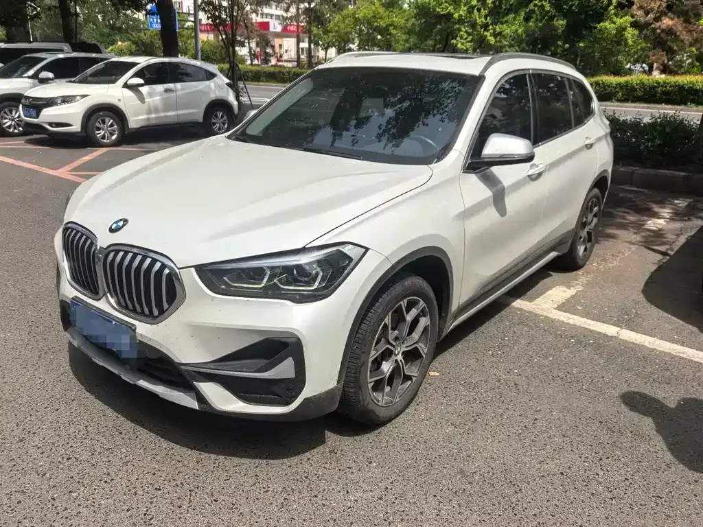 BMW X1 — фото 1