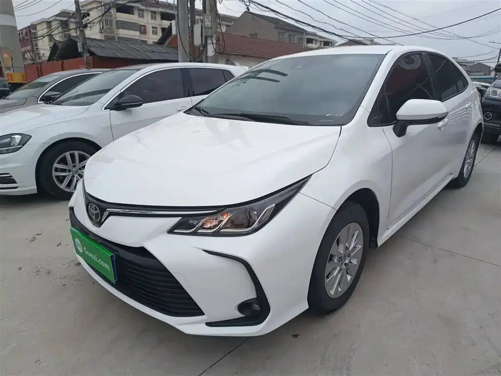 Toyota Corolla — фото 1