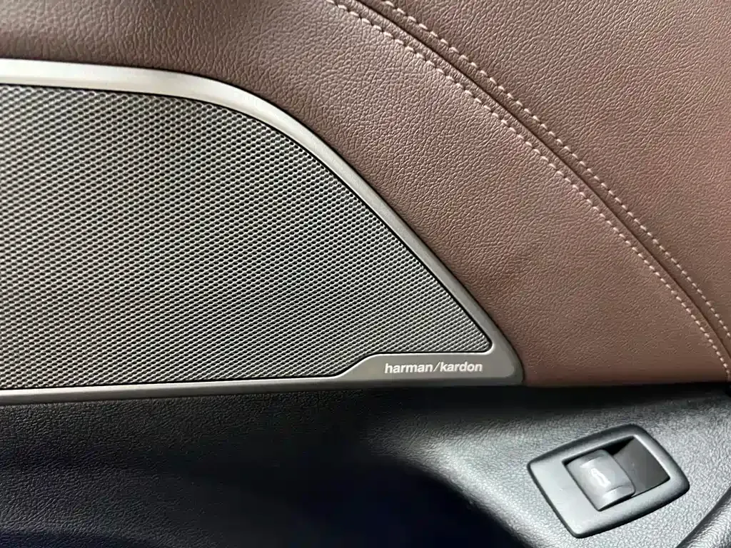 BMW 5 Series — фото 8
