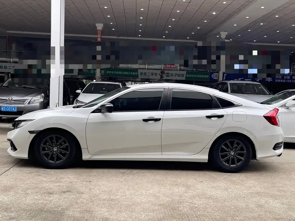 Honda Civic — фото 10