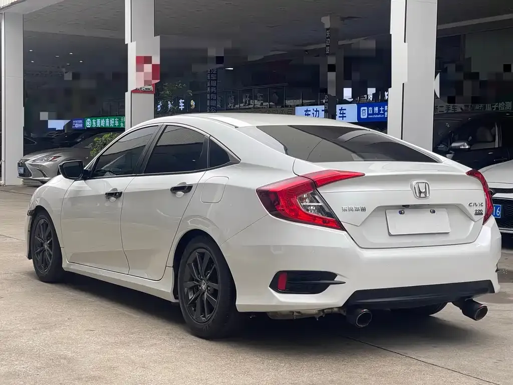 Honda Civic — фото 9