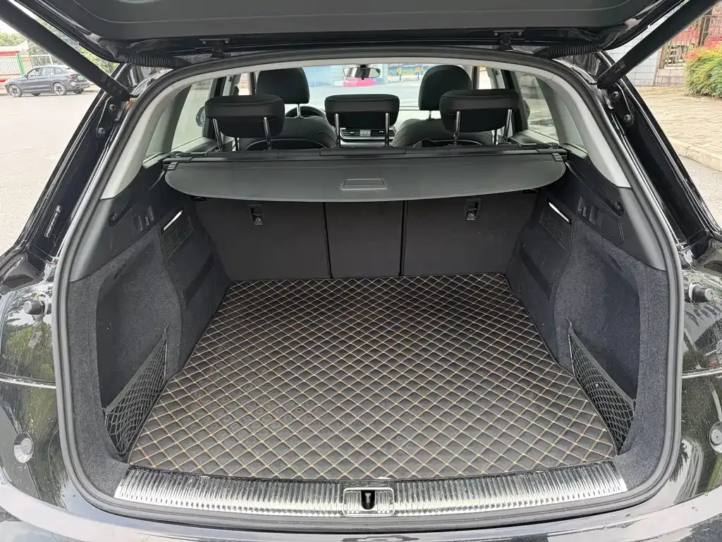Audi Q5L — фото 9