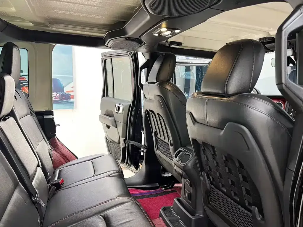 Jeep Wrangler — фото 4