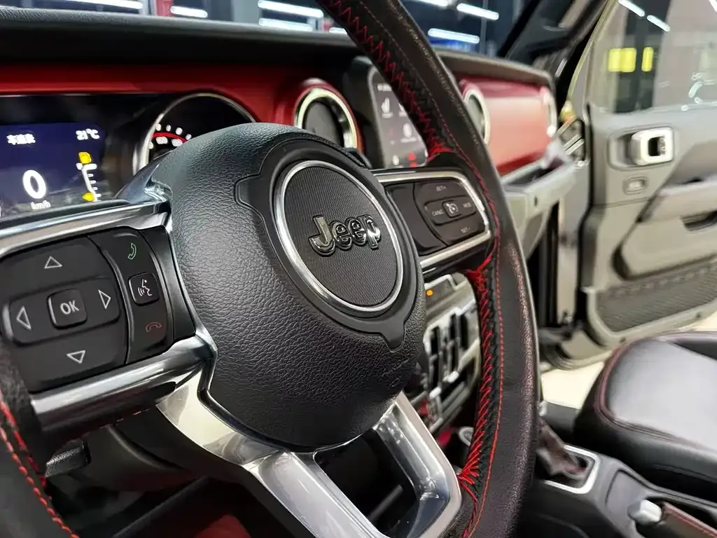 Jeep Wrangler — фото 2