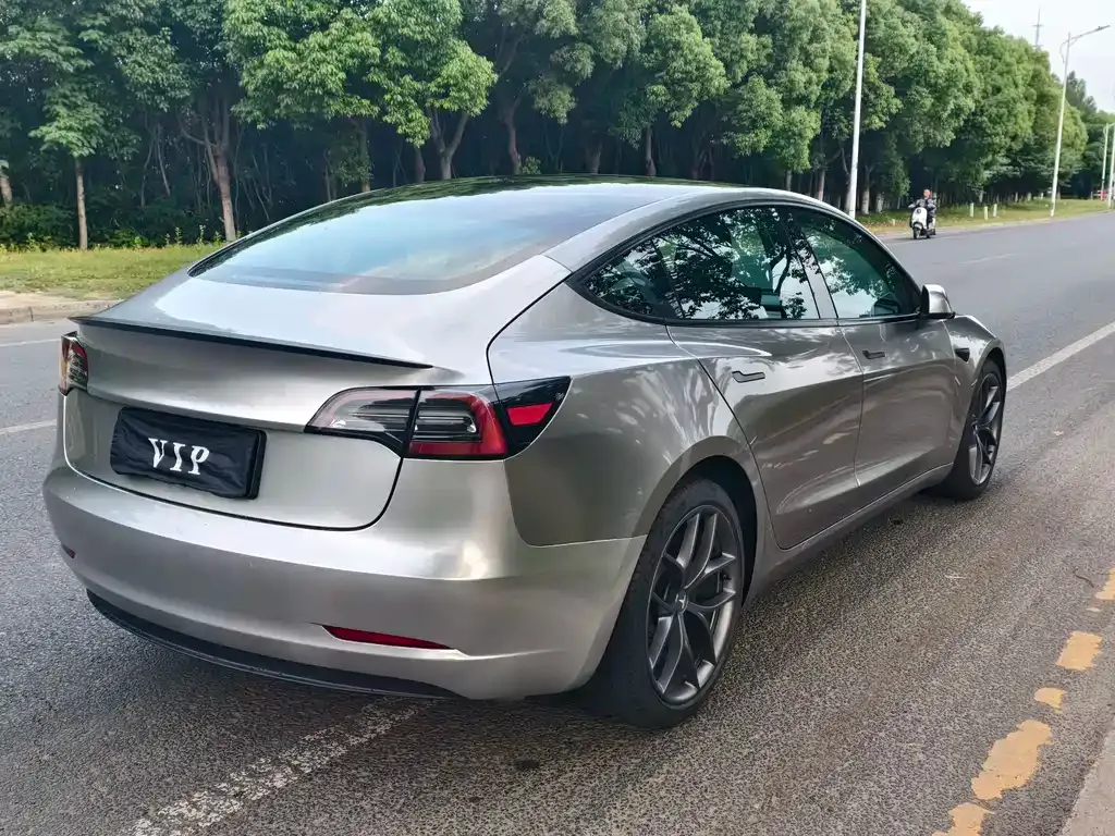 Tesla Model 3 — фото 9