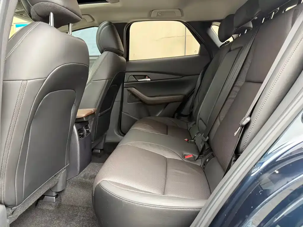 Mazda CX-30 2021 из CN, фото 9