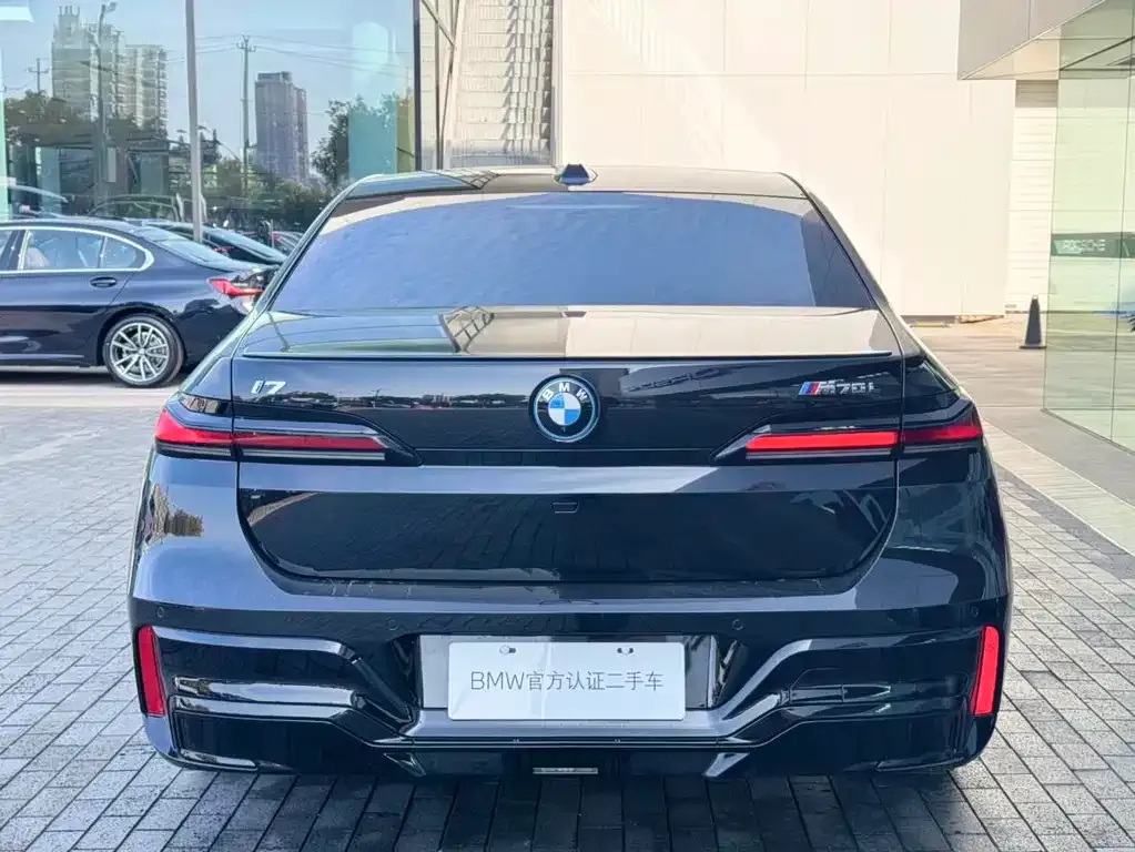 BMW i7 M70L 2025 из CN, фото 3