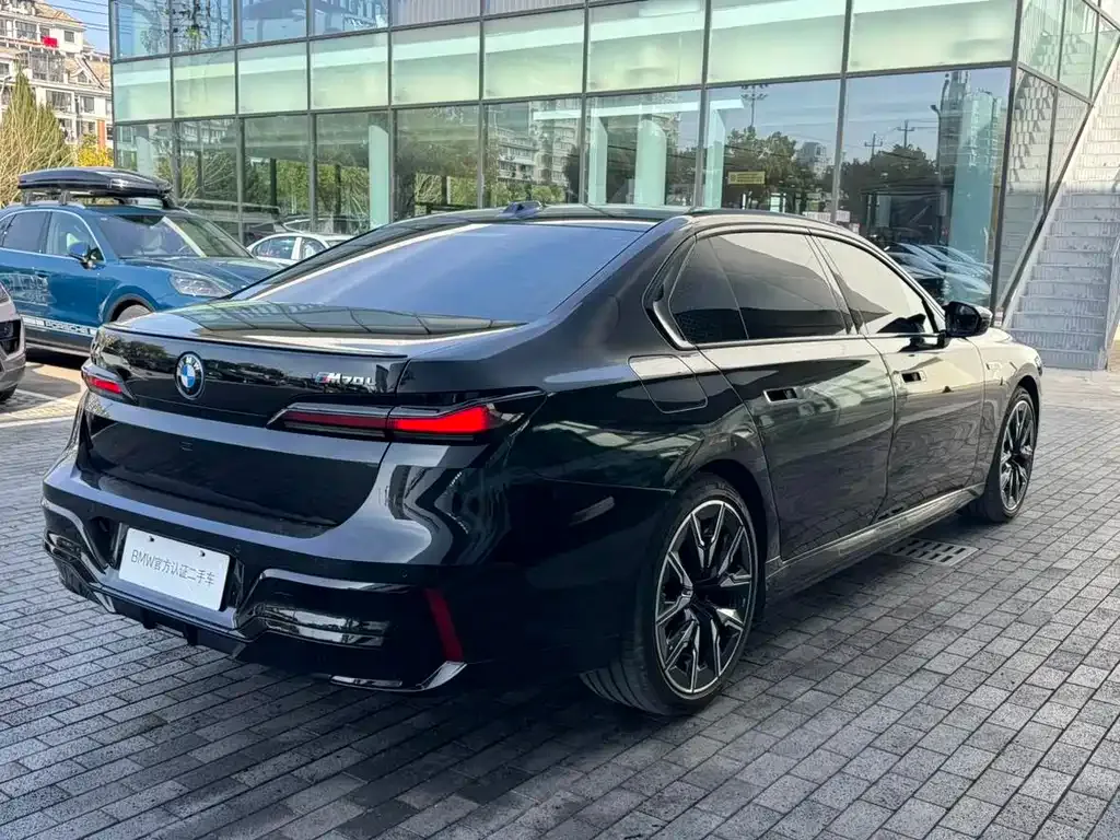 BMW i7 M70L 2025 из CN, фото 9