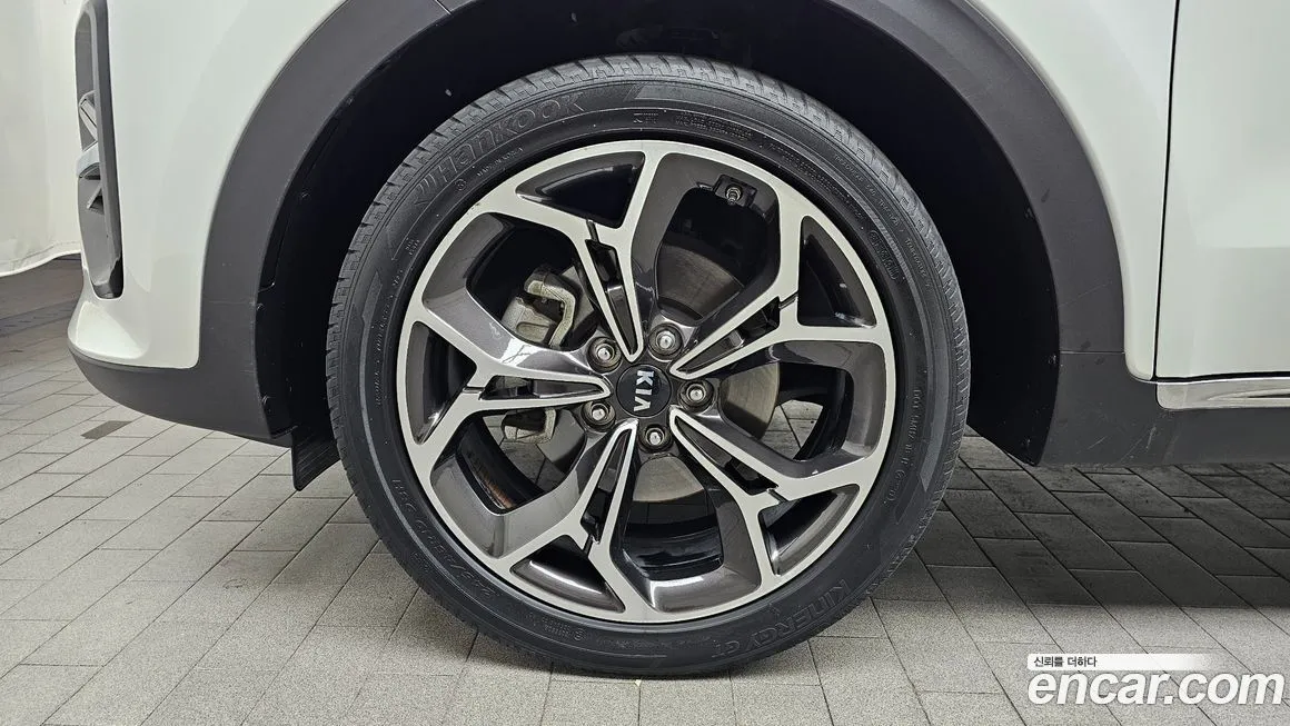 Kia Sportage — фото 9