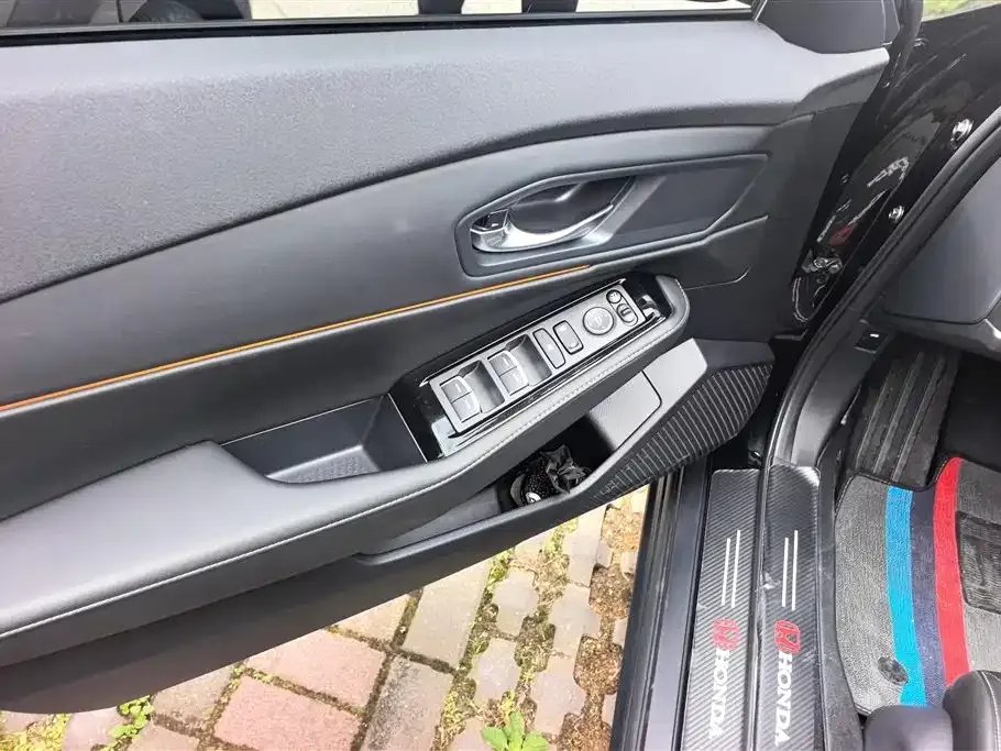Honda Accord — фото 10
