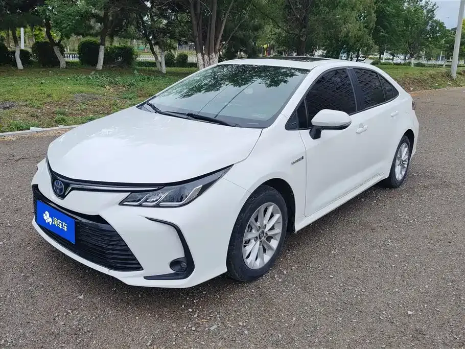 Toyota Corolla — фото 1