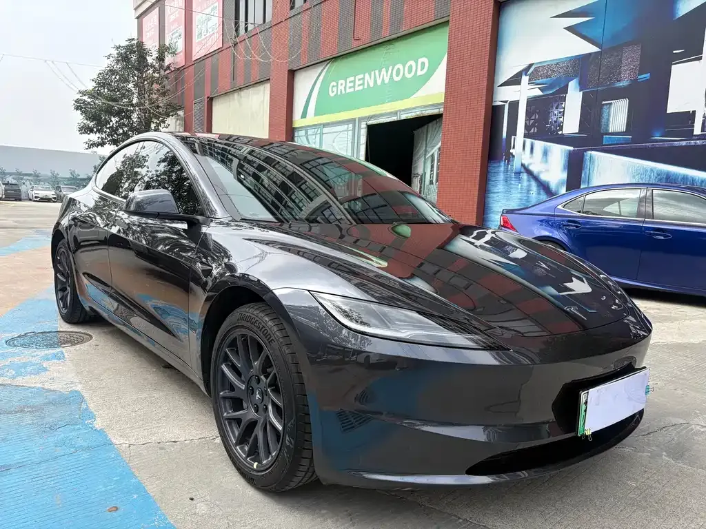 Tesla Model 3 — фото 4