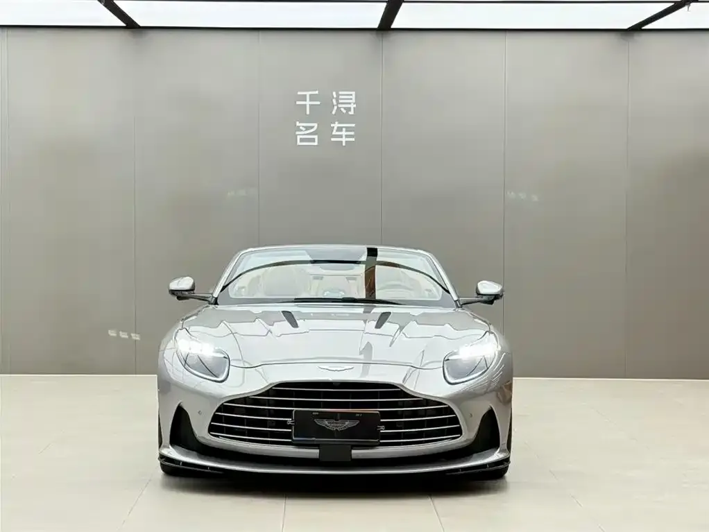 Aston Martin DB12 2024 из CN, фото 3
