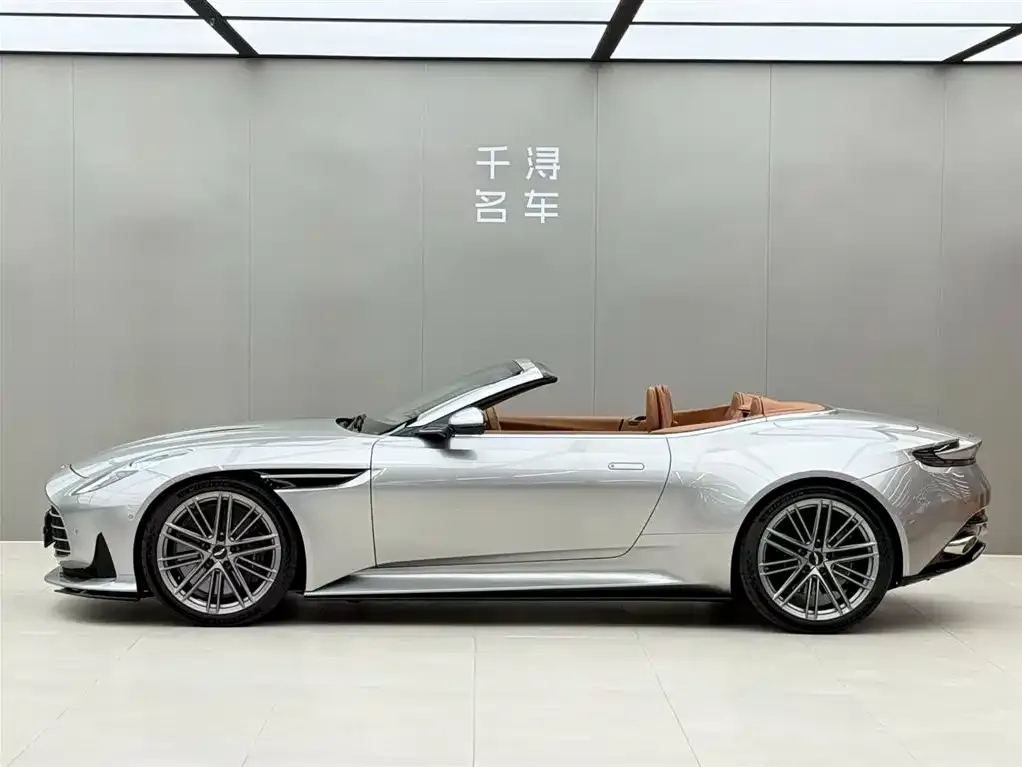 Aston Martin DB12 2024 из CN, фото 5