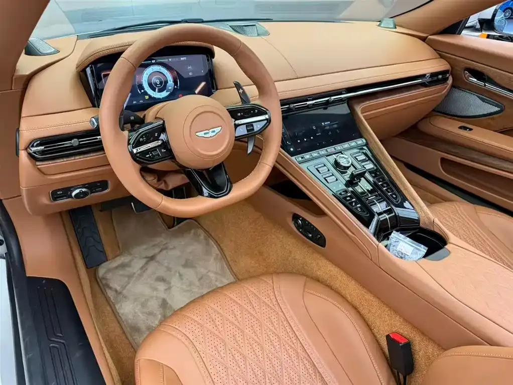 Aston Martin DB12 2024 из CN, фото 4