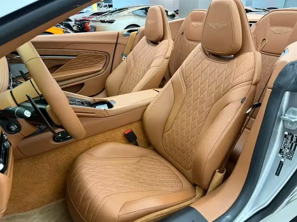 Aston Martin DB12 2024 из CN, фото 9