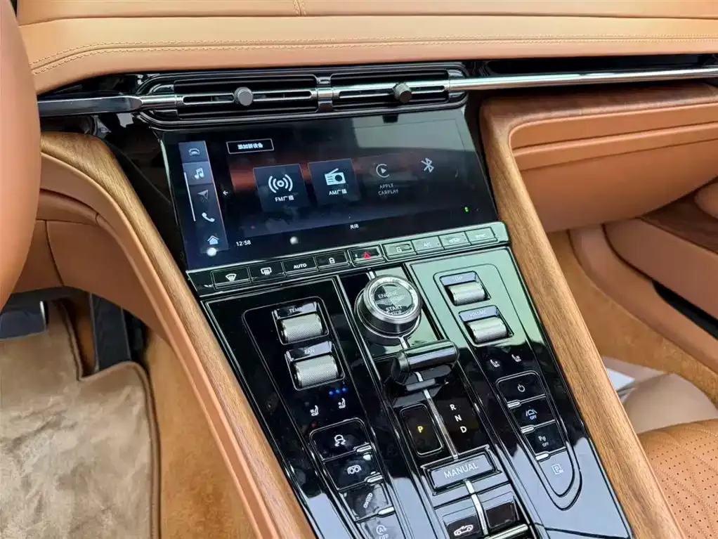 Aston Martin DB12 2024 из CN, фото 10