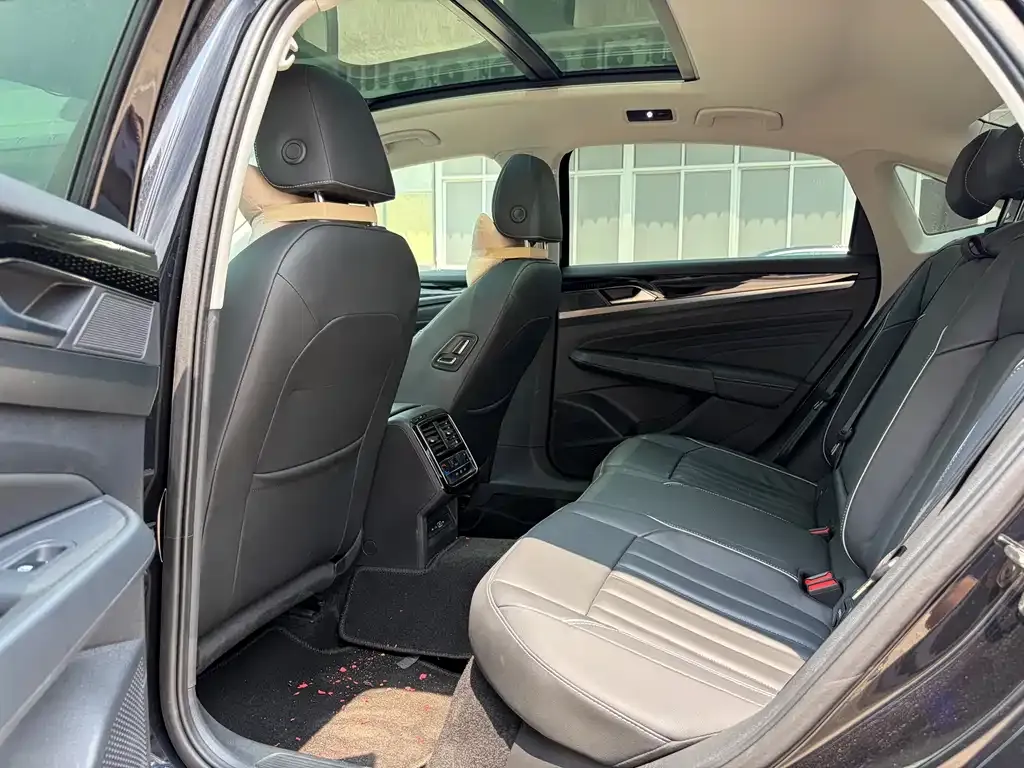 Volkswagen Passat — фото 5