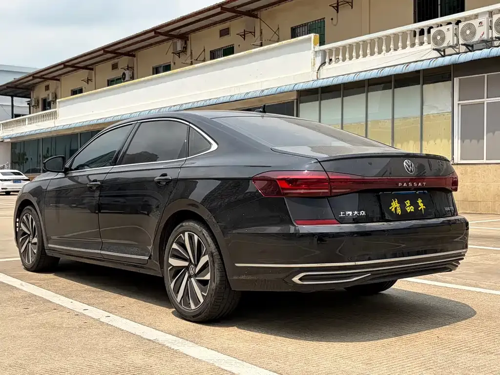 Volkswagen Passat — фото 6