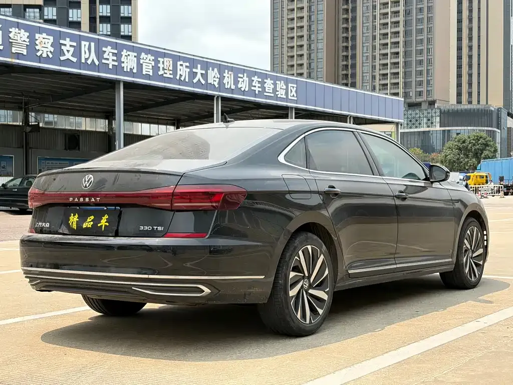 Volkswagen Passat — фото 4
