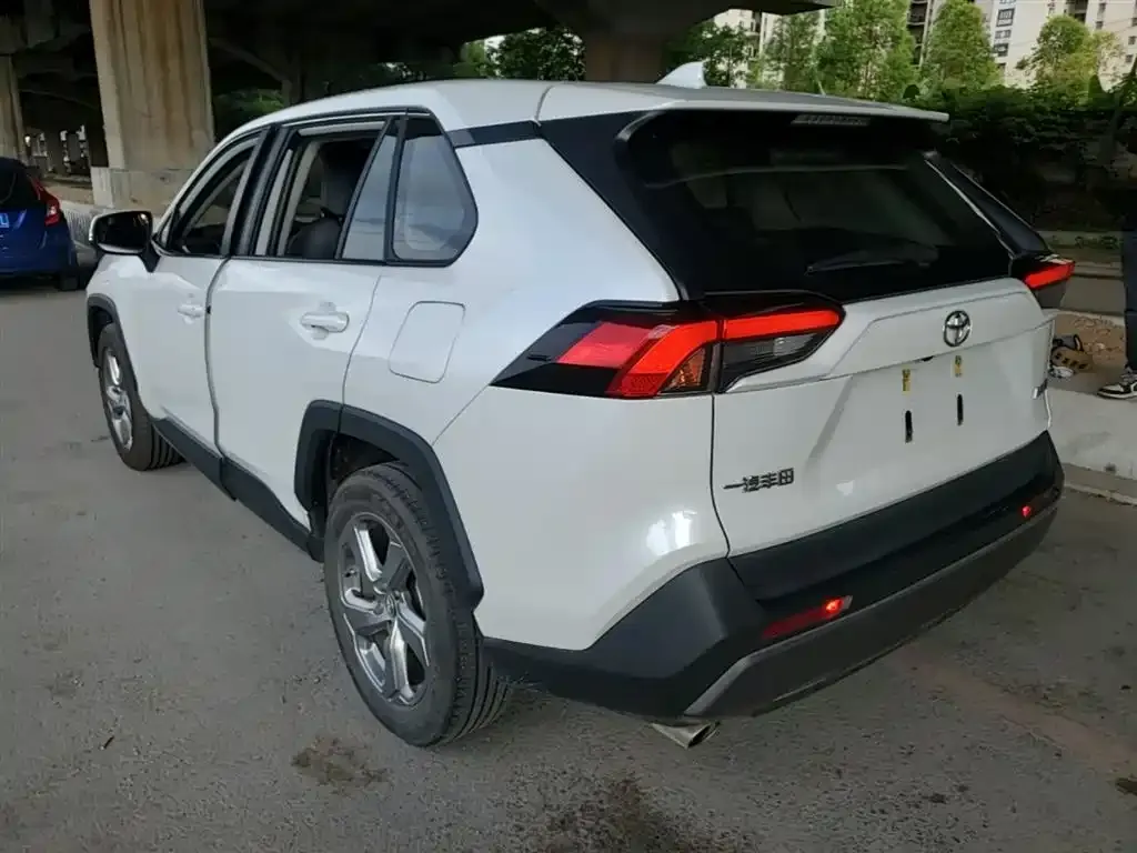 Toyota RAV4 2022 из CN, фото 9