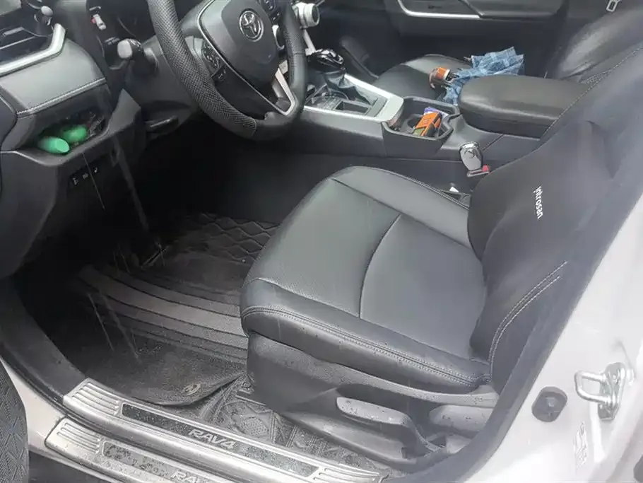 Toyota RAV4 2024 из CN, фото 10