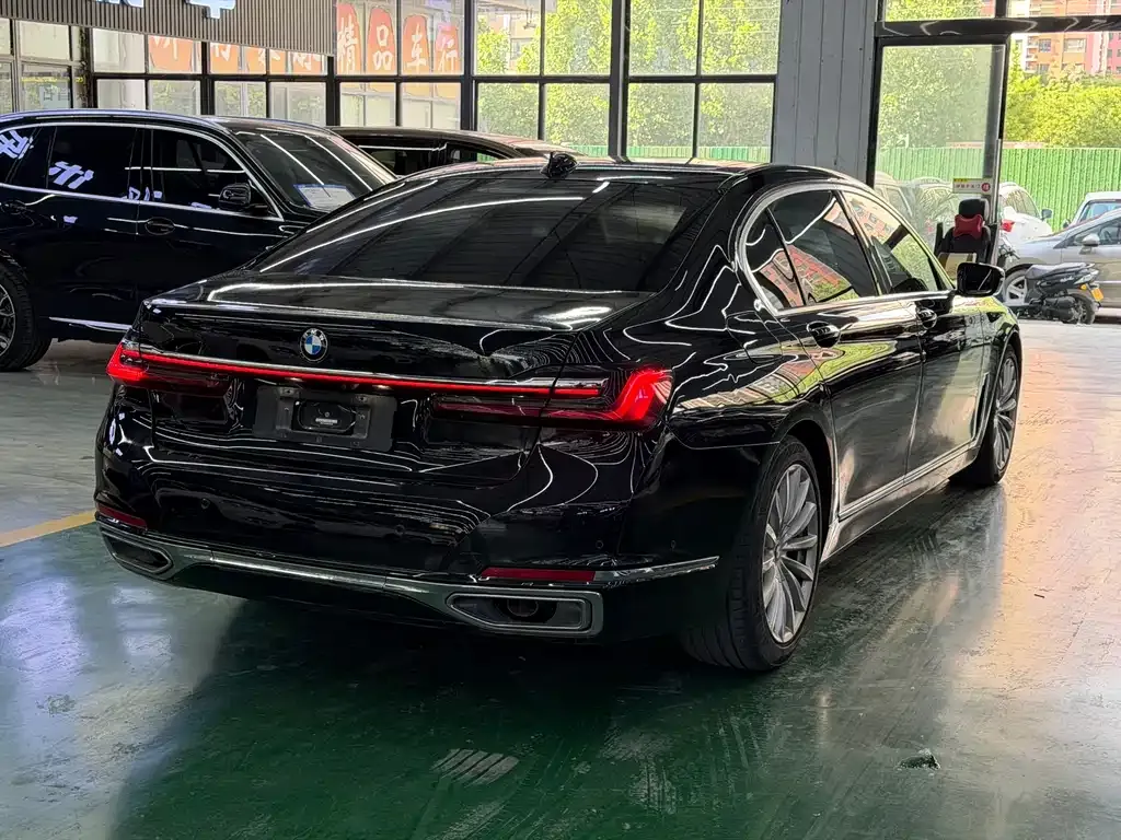 BMW 7 Series 2022 из CN, фото 9