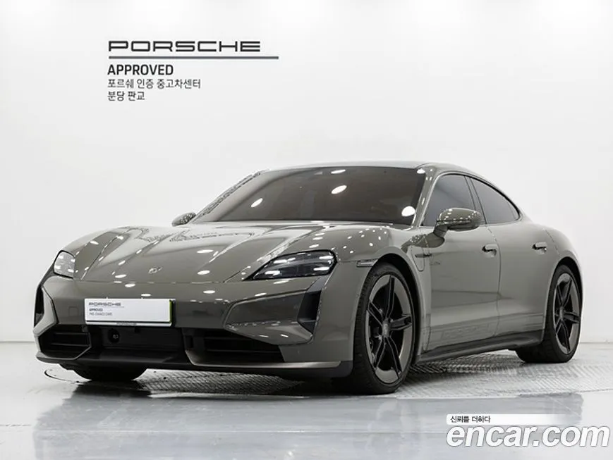 Porsche Taycan Turbo 1