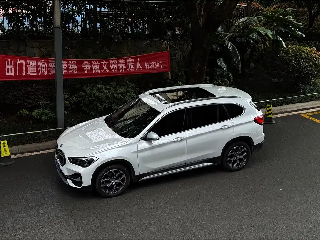 BMW X1 — фото 10