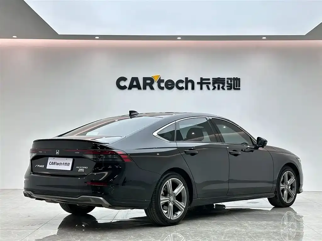 Honda Accord — фото 7