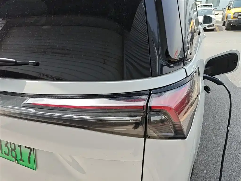 Buick GL8 Hybrid — фото 9