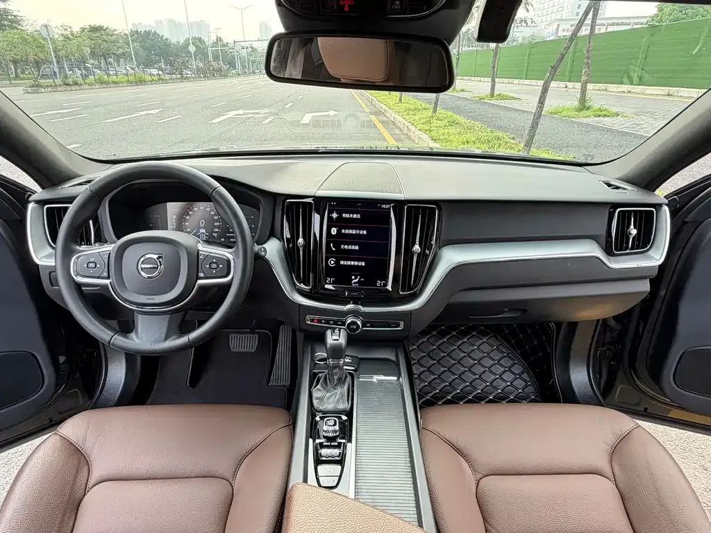 Volvo XC60 2021 из CN, фото 6