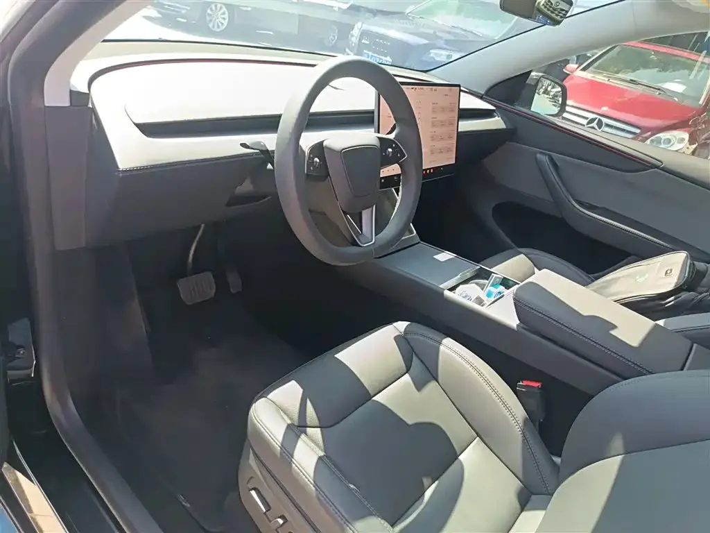 Tesla Model Y 2025 из CN, фото 8