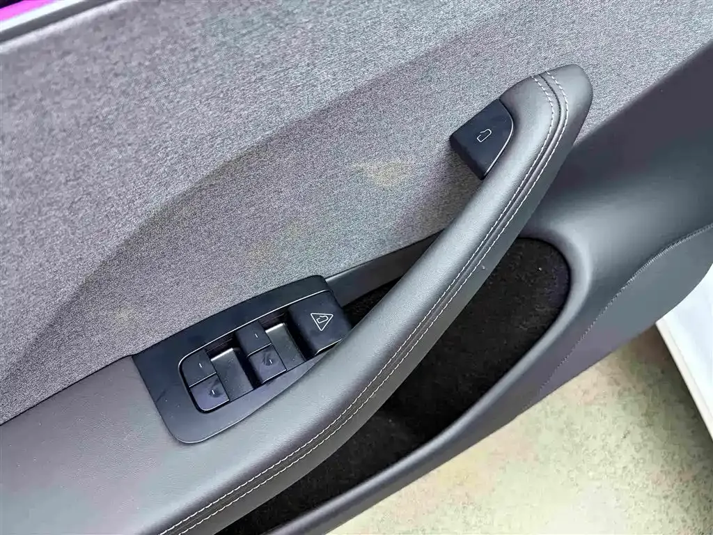 Tesla Model 3 — фото 10