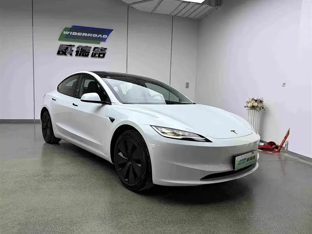 Tesla Model 3 — фото 6
