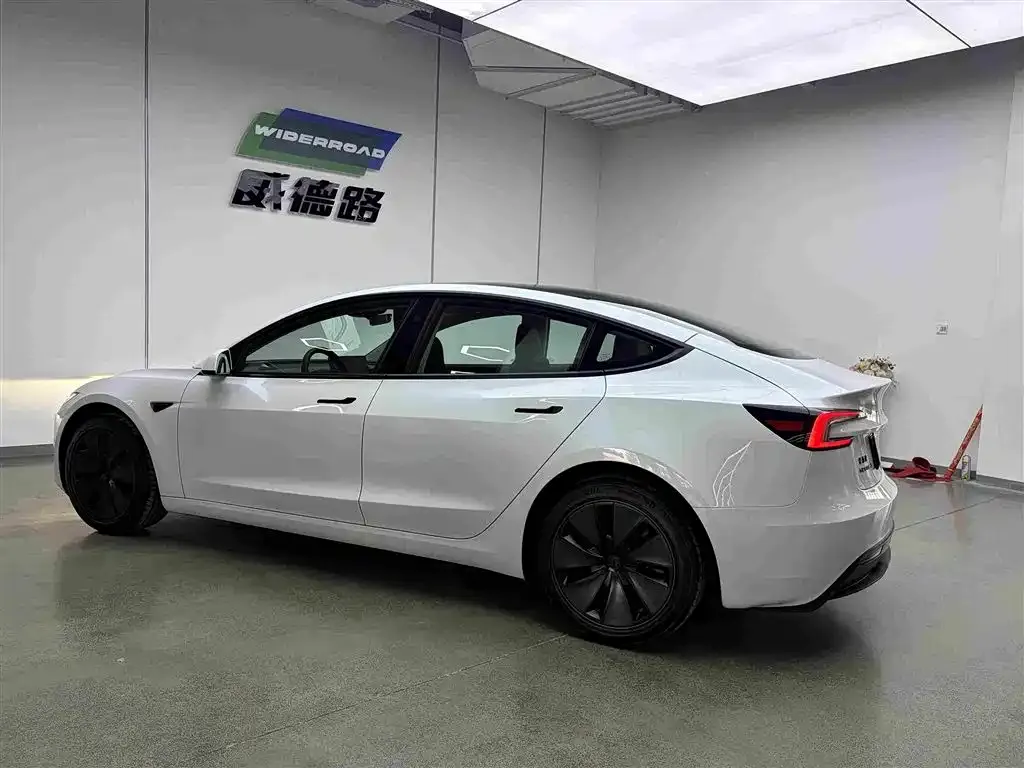 Tesla Model 3 — фото 3