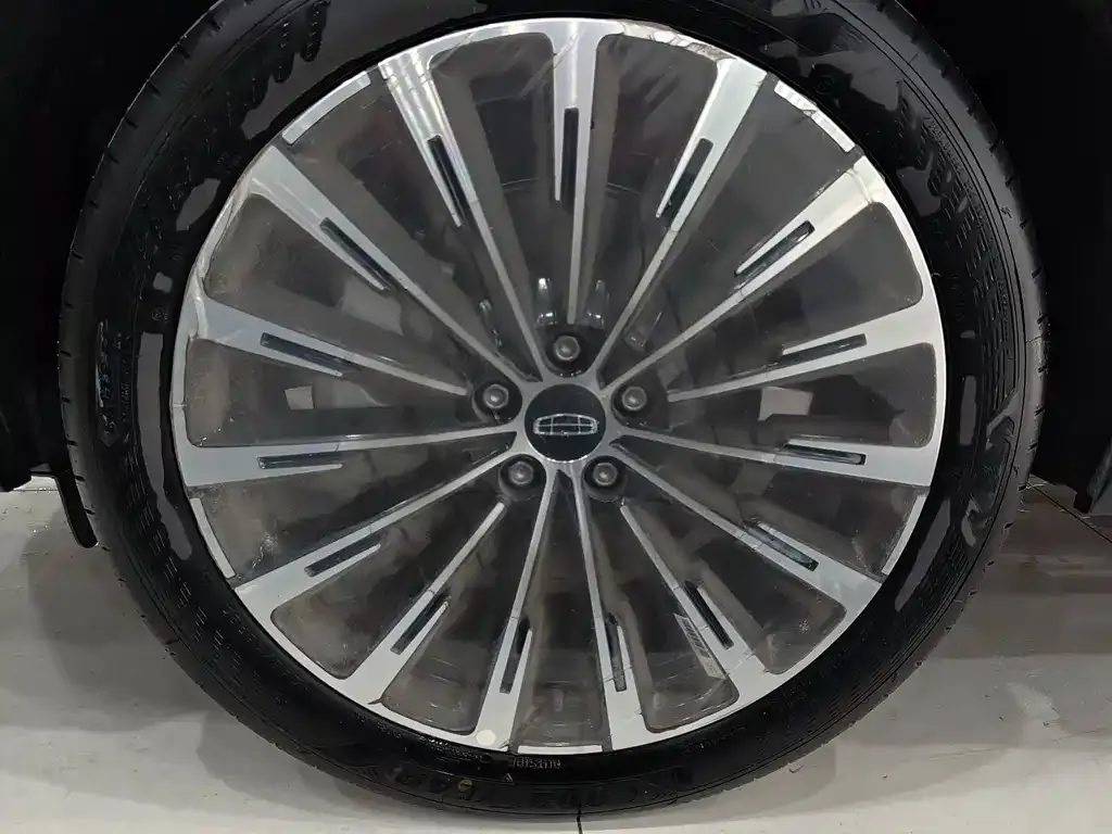 Geely Xingyue L — фото 3