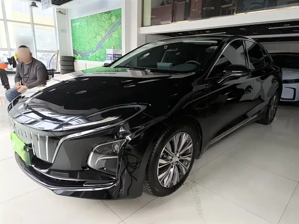 Hongqi E-QM5 — фото 7