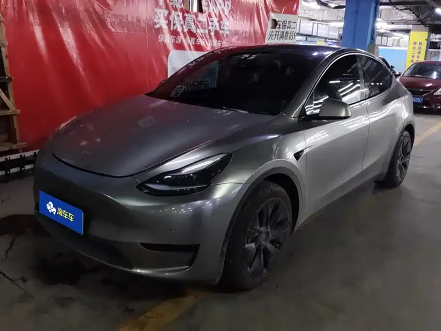 Tesla Model Y — фото 1
