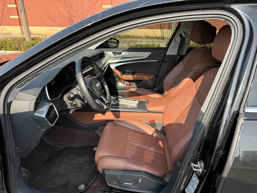 Audi A6L 2024 из CN, фото 6