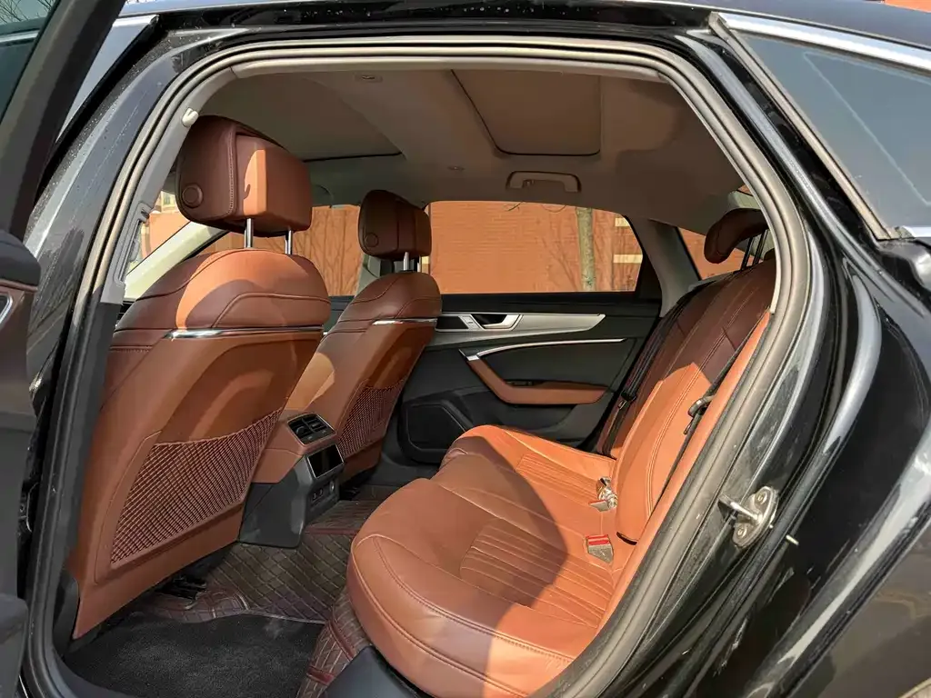Audi A6L 2024 из CN, фото 7